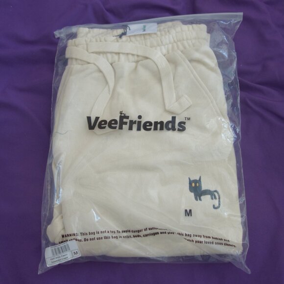 VeeFriends Classic Cream Hoodie & Sweatpant Size Medium *New with Tags* - Picture 9 of 14